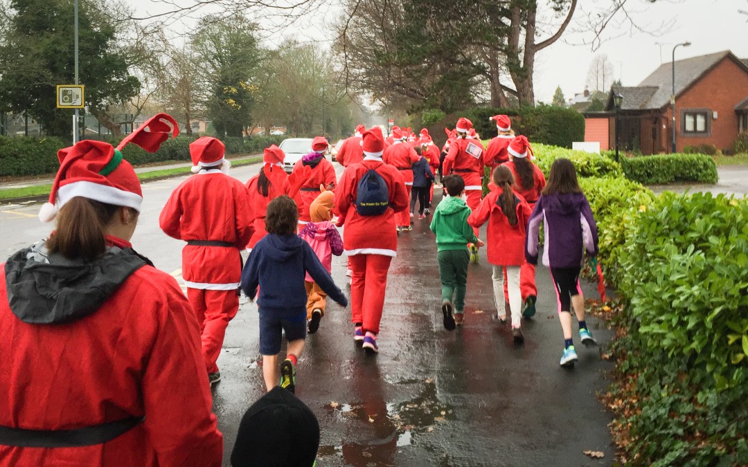 Santa Dash for Myton Hospices 2015 | Running along the Myton Road in Warwick